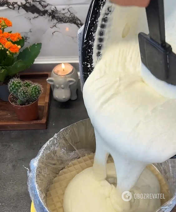 Simple no-bake wafer cake: what kind of cream to use