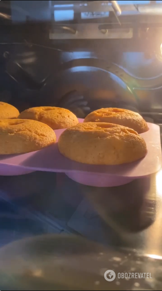 Sweet pumpkin donuts: bake for only 20 minutes