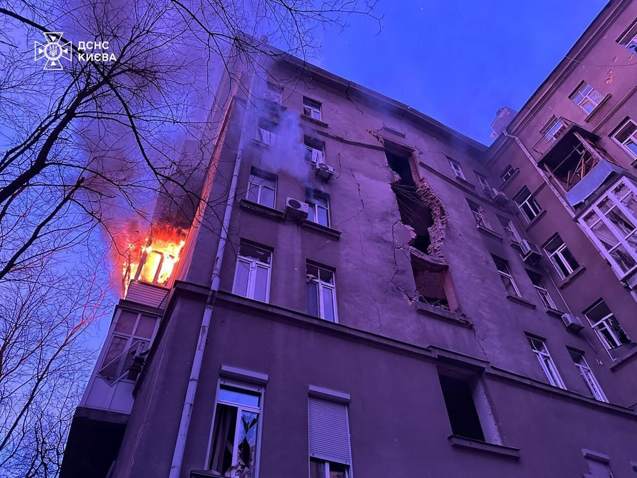 Okupanci zaatakowali Kijów dronami pierwszego dnia nowego roku: wybuchły pożary, są zniszczenia, zabici i ranni. Zdjęcia i wideo