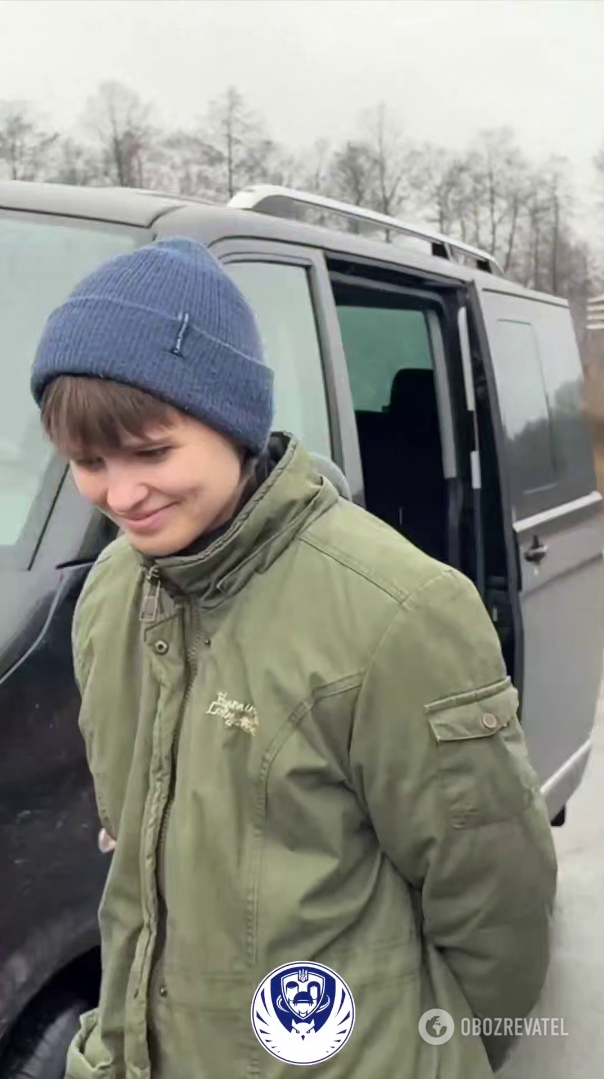 ''Я думала, мене в ліс розстрілювати везуть'': звільнену з білоруської неволі українку на кордоні зустрів особисто Буданов. Відео