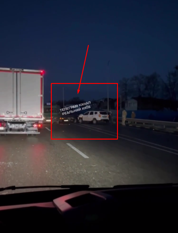 Понад 20 ДТП: на трасі Київ – Житомир через ожеледицю сталася масова аварія. Фото і відео