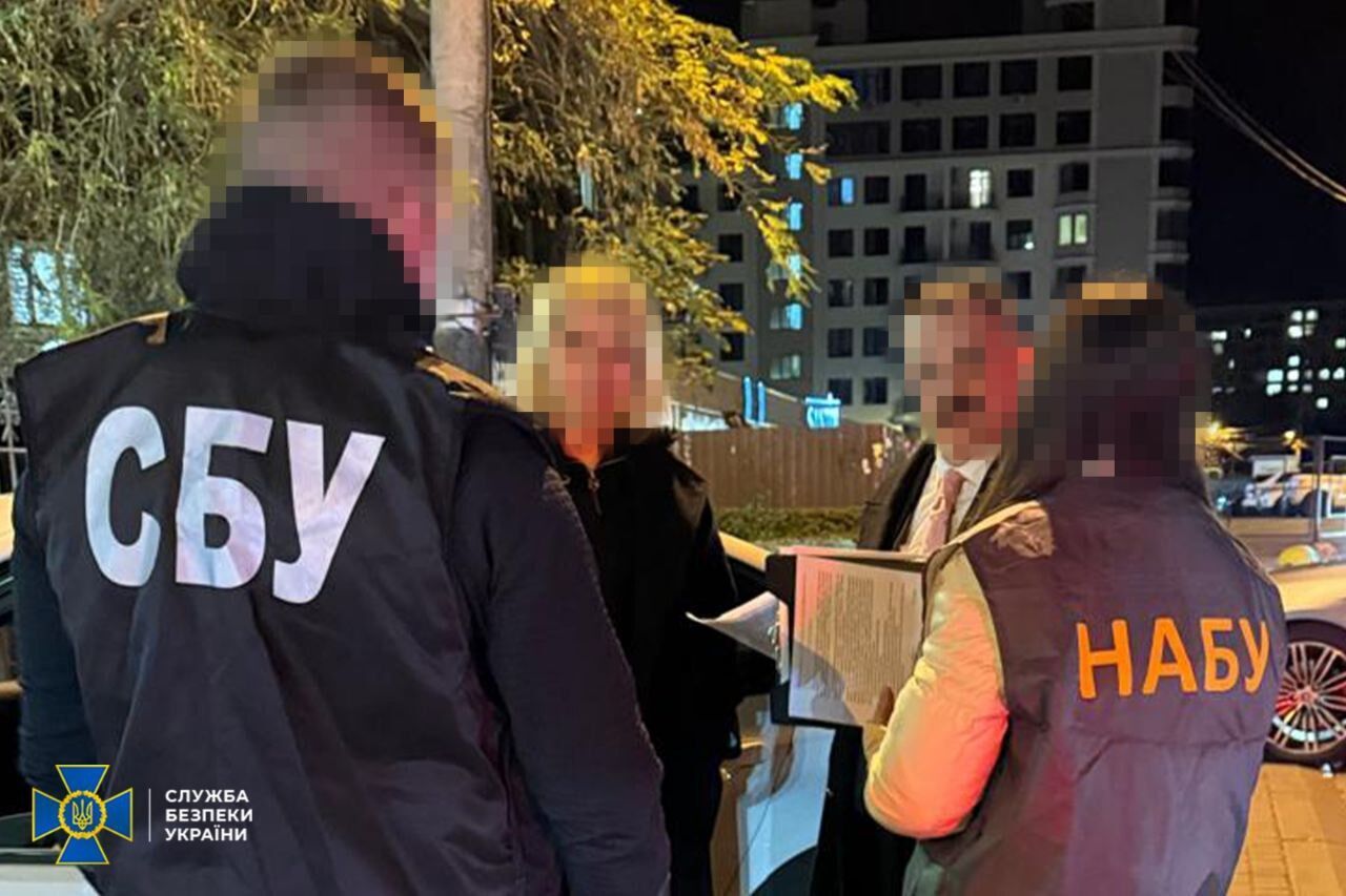 СБУ та НАБУ викрили суддю та адвокатку з Одеси, які за хабарі ухвалювали ''потрібні'' рішення. Фото 