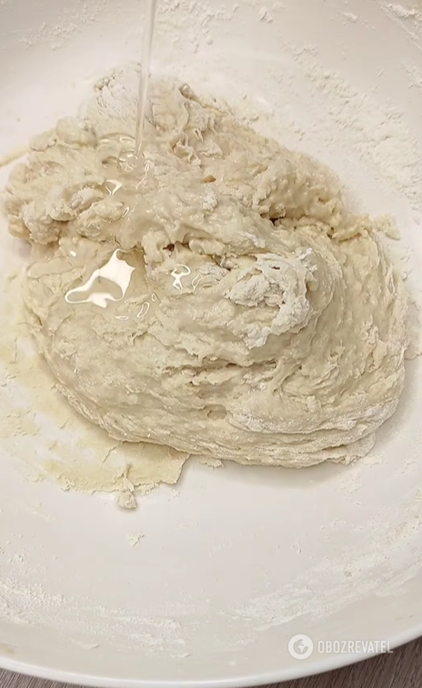 Lazy baked khachapuri with two types of cheese: how to prepare a mouthwatering pastry