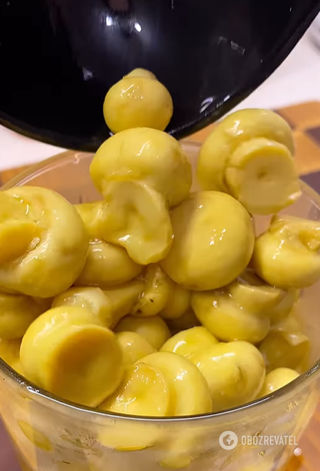The most delicious pickled mushrooms: a 15-minute appetizer for any festive table