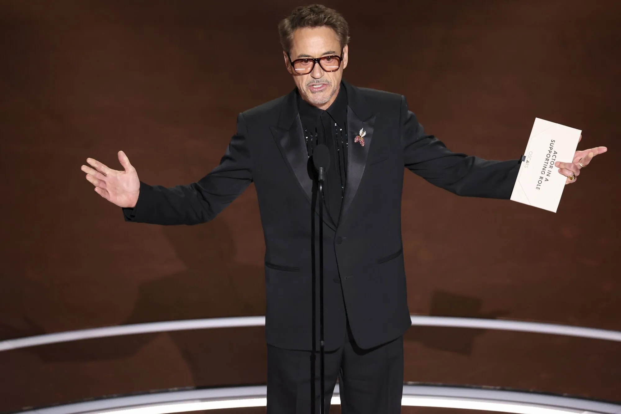 Ignoruje wojnę w Ukrainie i ''wiąże się'' z Rosjanami: Robert Downey Jr. na Oscarach pokazał swoje prawdziwe stanowisko w sprawie Rosji. Wideo