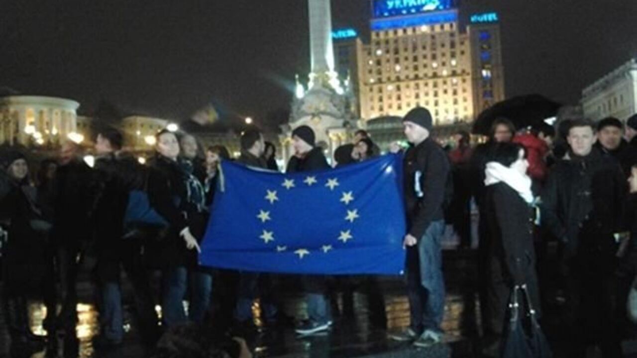 Евромайдан в Києві пережив тривожну, але веселу ніч