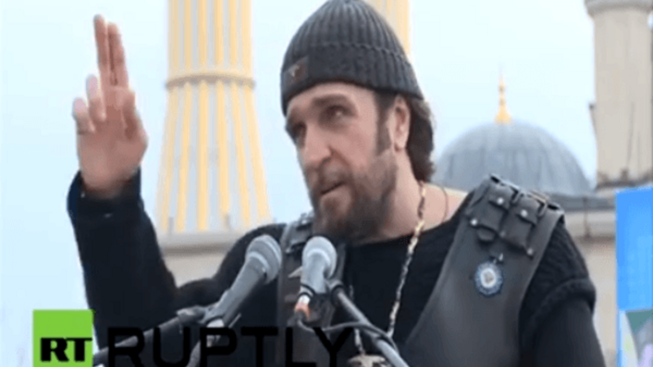 Любимый байкер Путина призвал чеченцев повоевать против американской демократии