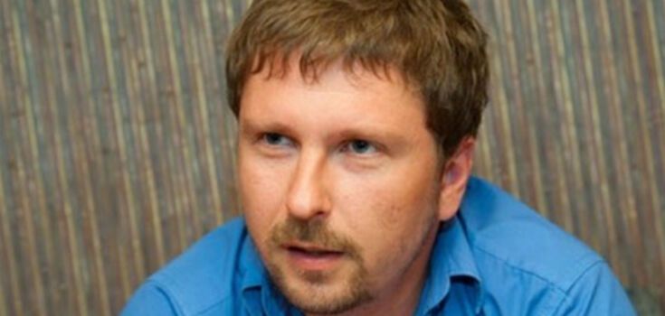 Анатолий Шарий