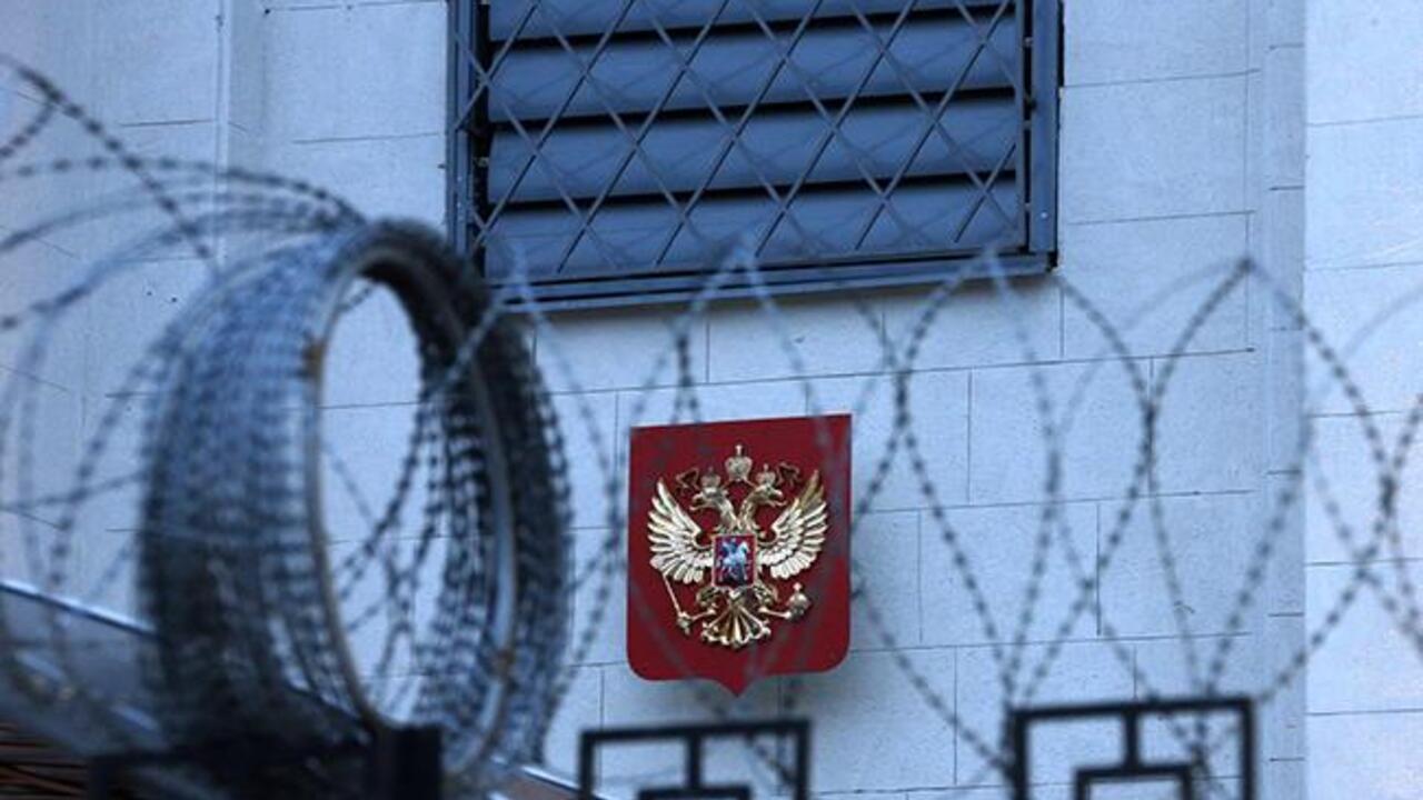 Дипломатичний екзорцизм, або Україна готова грати в "гібридну війну"
