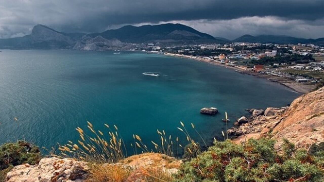 Новости Крымнаша. Крымчане-невидимки с украинскими паспортами