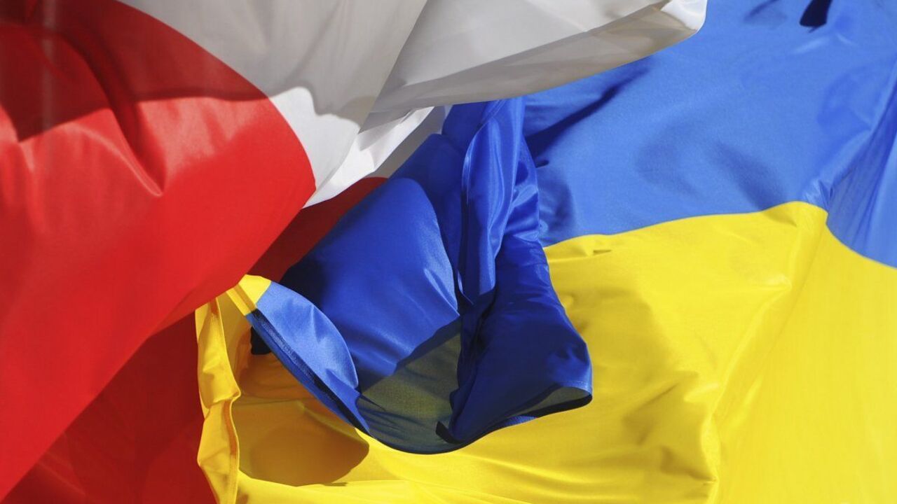 Польша стала выдавать украинцам больше разрешений на проживание
