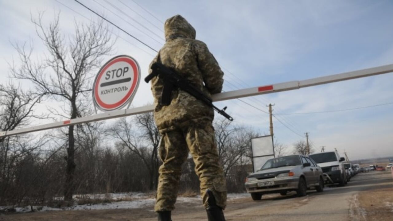 "ДНР" заблокировала КПВВ "Марьинка"