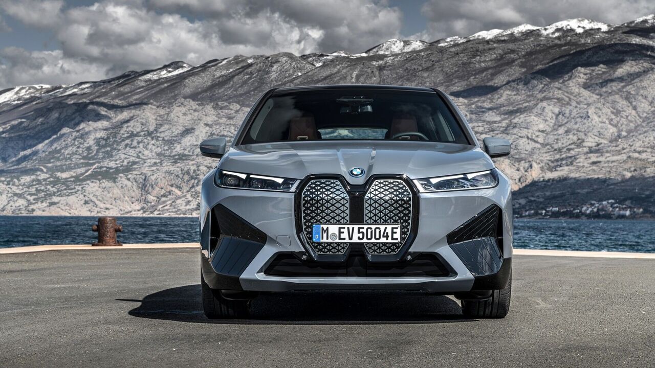 Найпотужніший BMW iX M60 дебютує на виставці CES-2022