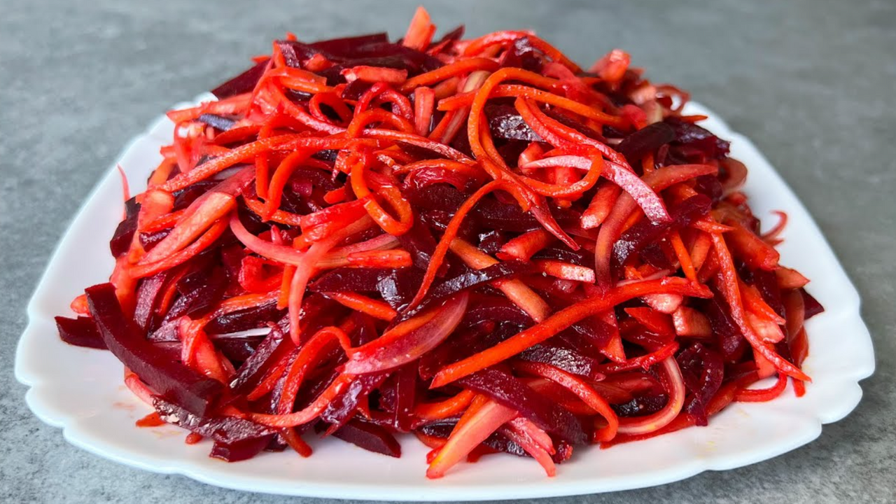 Tastier than Vinegret: recipe for "Autumn" beet salad without mayonnaise