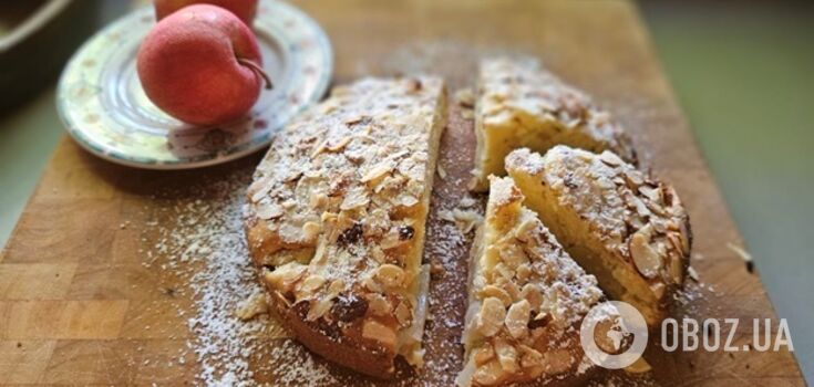 Apple charlotte with almonds and milk