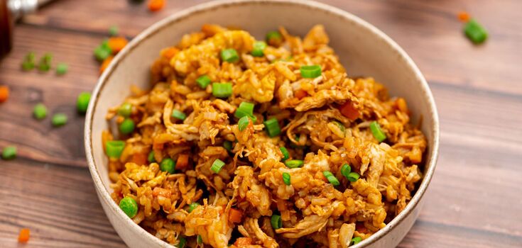 Rice with spicy chicken for lunch that is easier to prepare than pilaf
