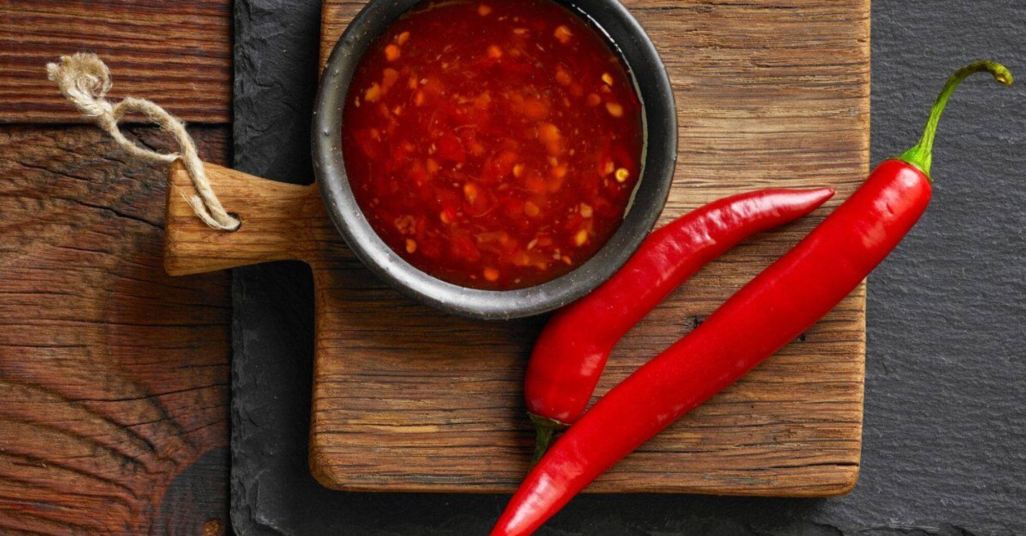 No sterilization: a recipe for sweet chili sauce in minutes