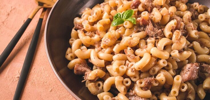 What to cook with pasta for dinner: a recipe for a dish in 20 minutes