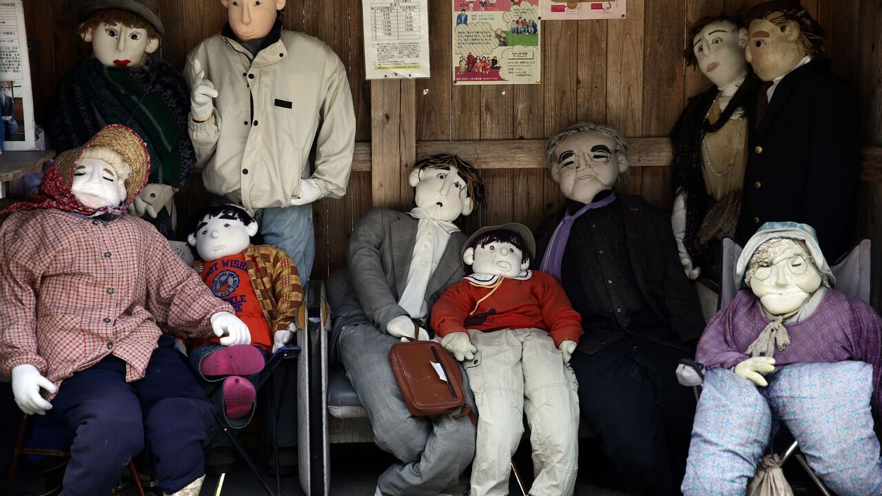The village of Nagoro in Japan has been called one of the scariest places in the world: 350 creepy dolls "live" there. Photo