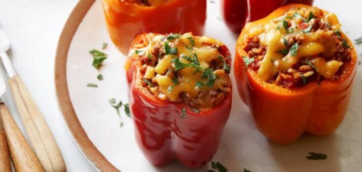 Budget stuffed peppers with rice and minced meat: easy to cook