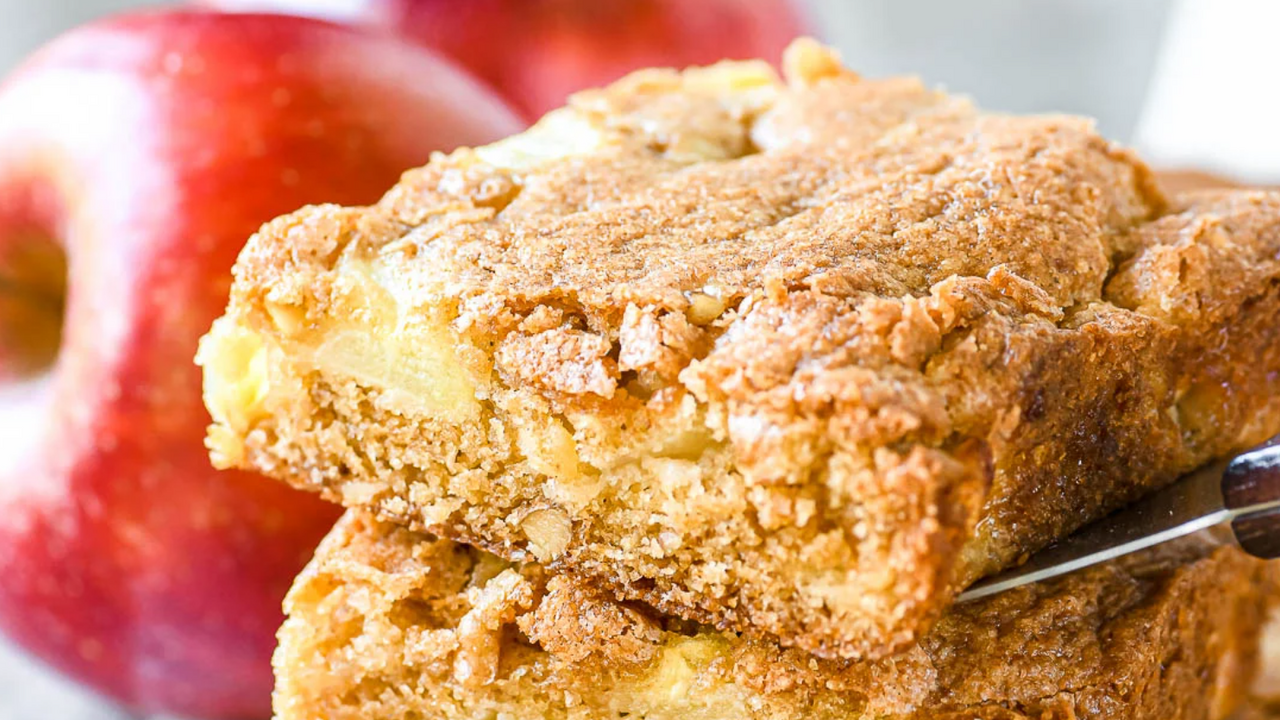 Like Chocolate brownie: how to make healthy snack bars in 20 minutes