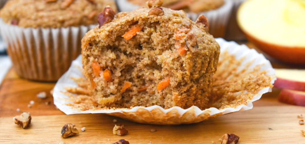 Useful apple and carrot muffins for children: no flour in the composition