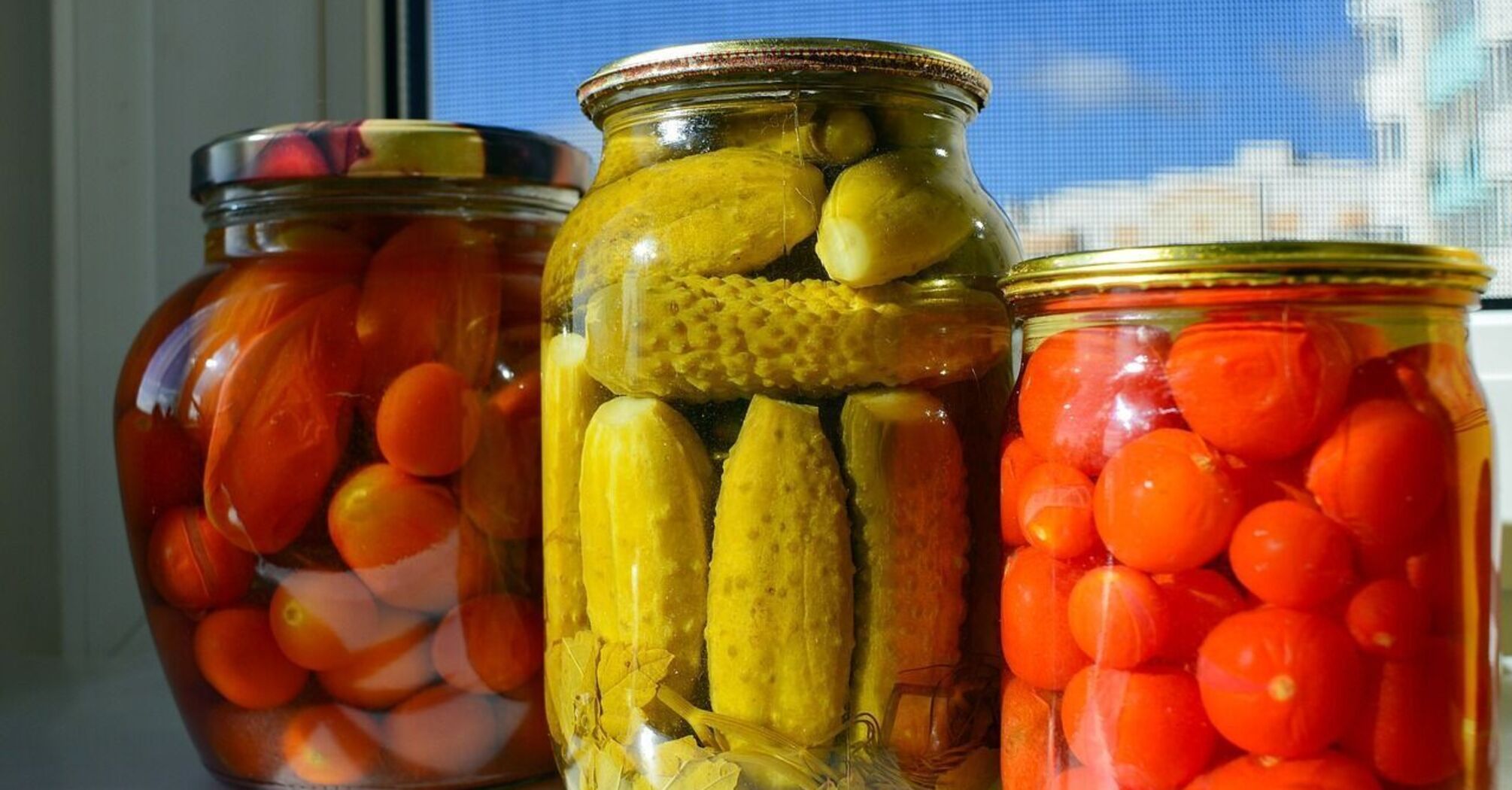 How to quickly sterilize jars and lids for canning: the most effective way