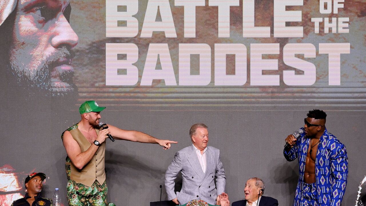 Tyson Fury defeated Ngannou in a duel of glances. Video
