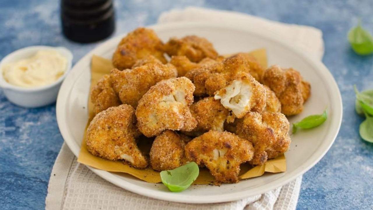 Fried cauliflower in batter for a snack: the easiest recipe