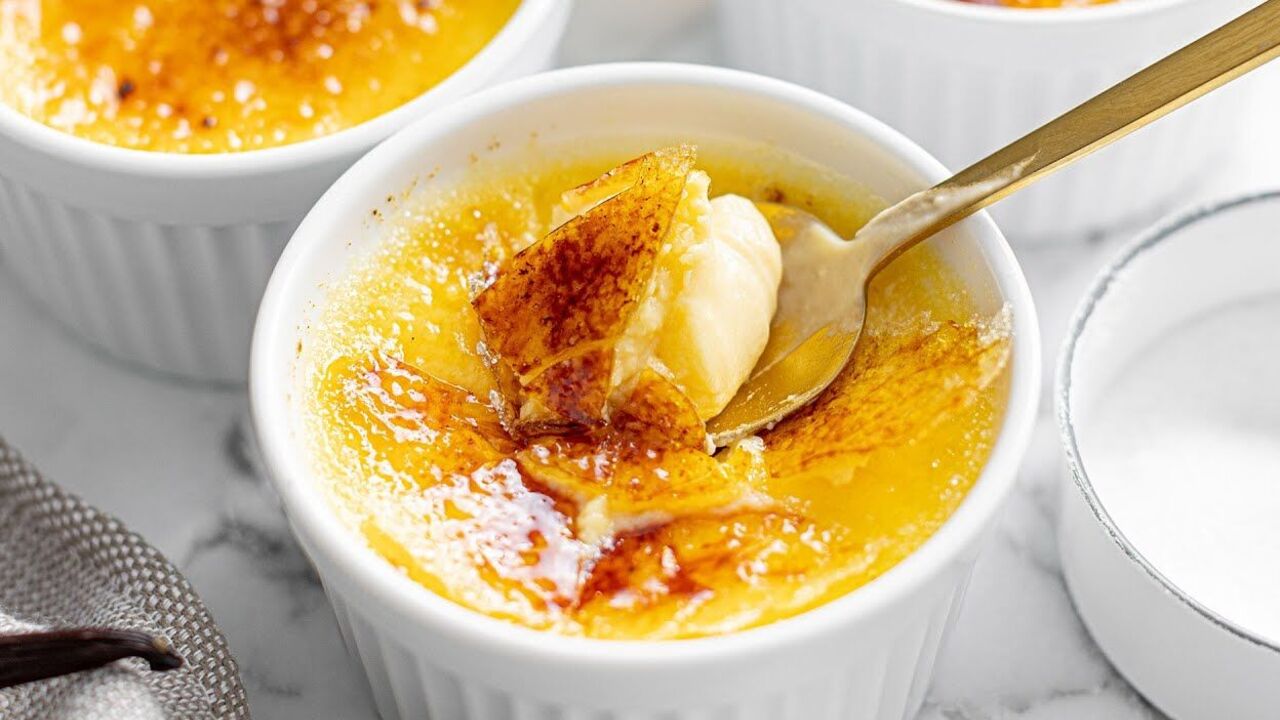 Najsmaczniejszy crème brûlée w domu: przepis dla leniwych