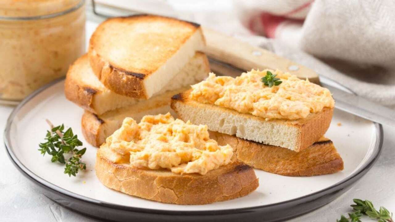 Ukrainian-style 3-ingredient spread that is ready in 5 minutes