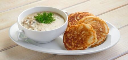 Machanka of mushrooms: recipe for elementary gravy for mashed potatoes, dumplings and porridge