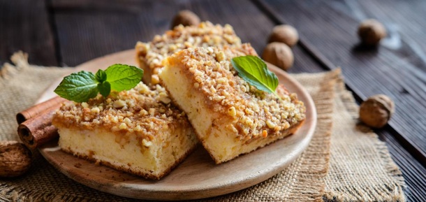 Ciasto ucierane z nadzieniem cytrynowym: przepis na najprostszy deser w nowej odsłonie
