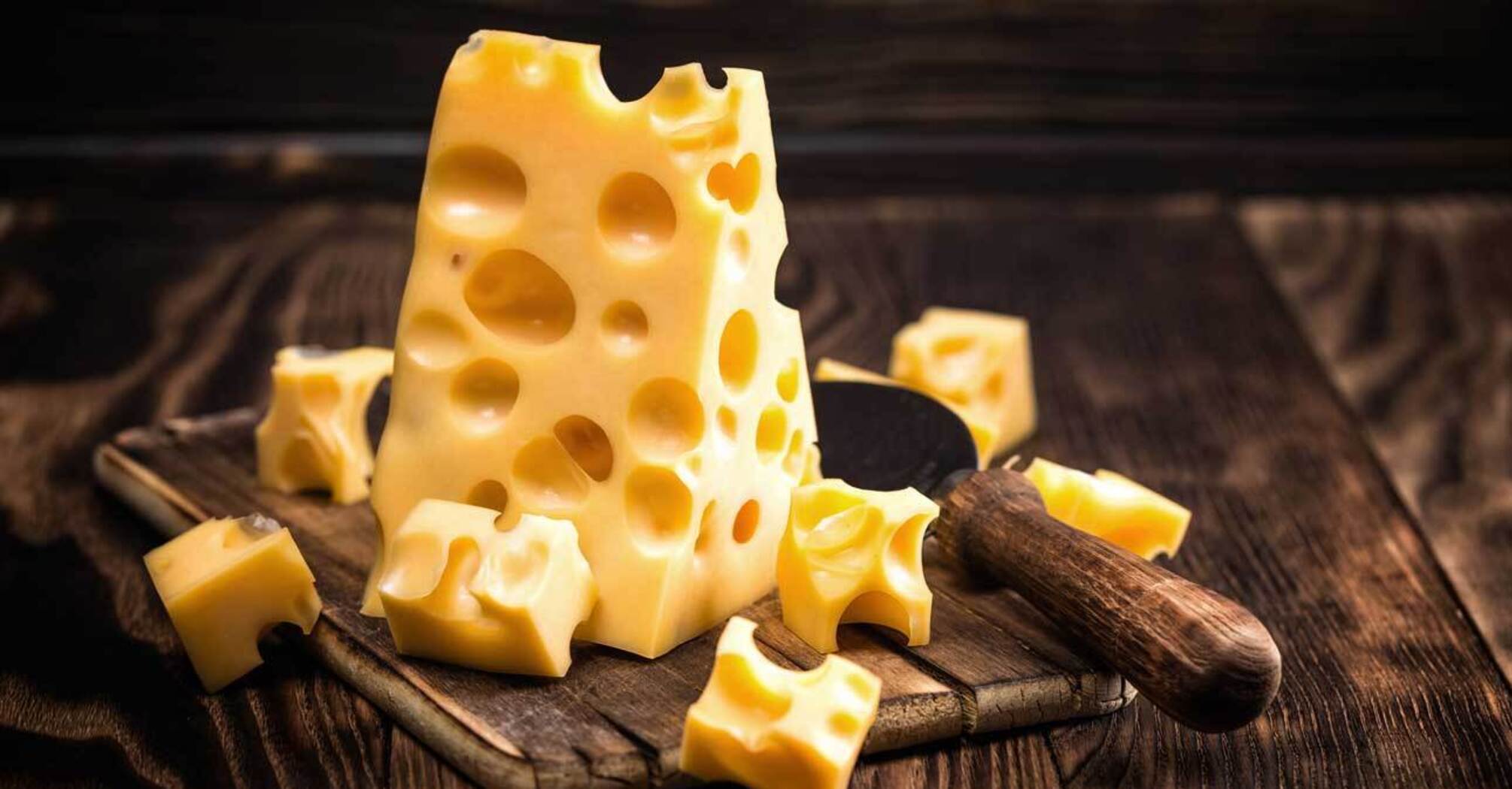 Which cheese is the most harmful: it is better to refuse it