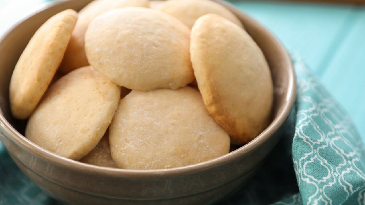 Milk cakes according to GOST: a recipe for flavorful pastries from childhood