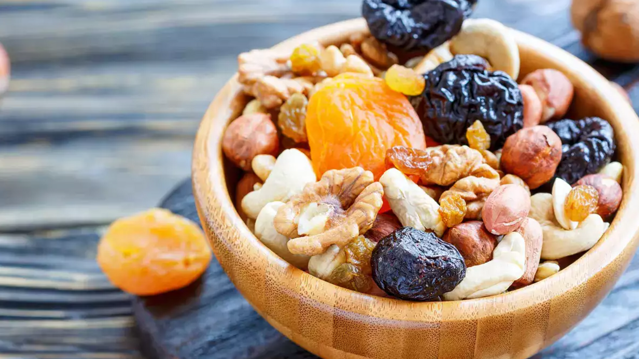 Should you wash dried fruits and how much can you eat per day: interesting facts