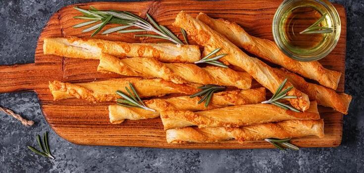 Healthy and crispy carrot grissini sticks for a snack: especially for children