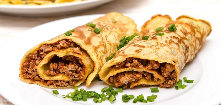 How to make minced meat for pancakes so that the dish is hearty
