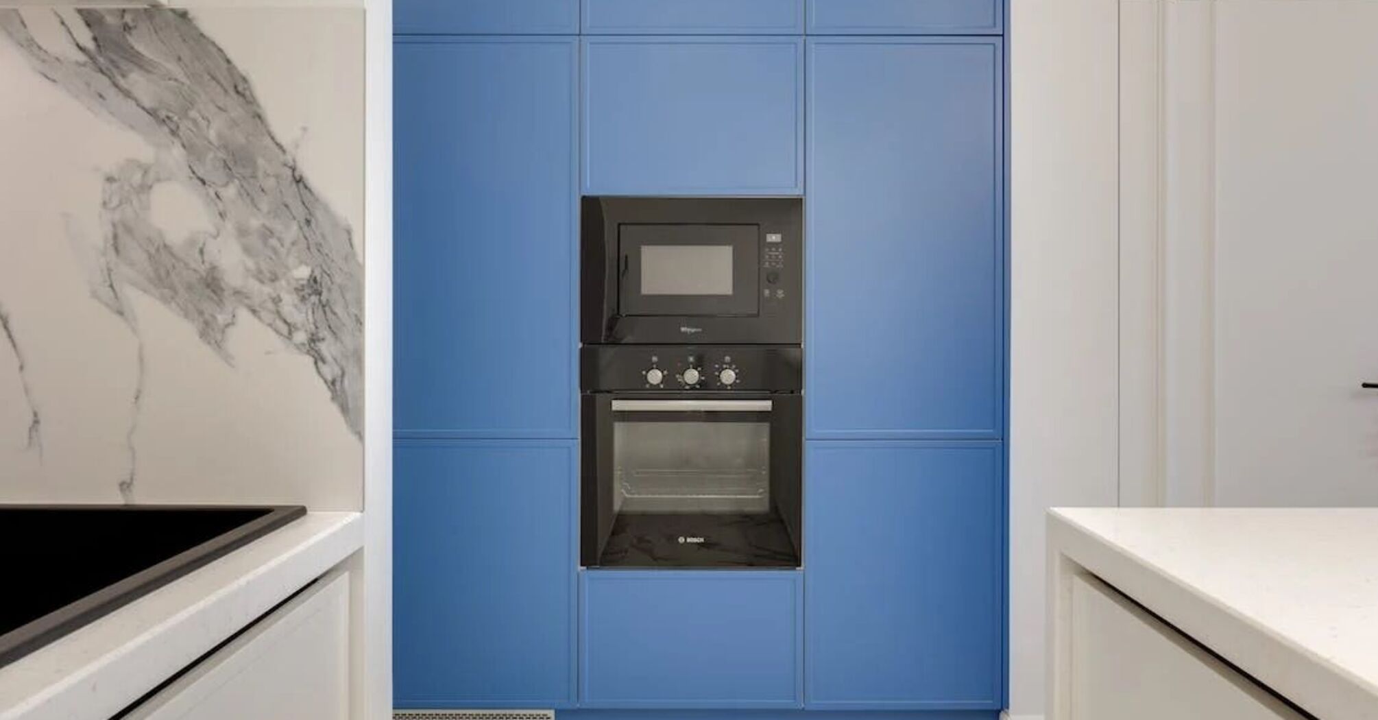 What is the bottom drawer of the stove for: there can be three options