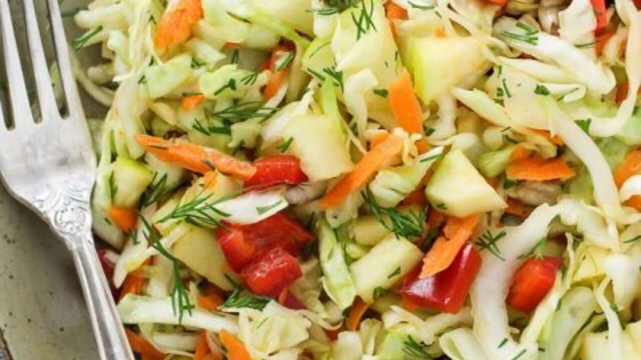 Healthy "Autumn" cabbage salad with carrots, onions and peppers: prepared without mayonnaise