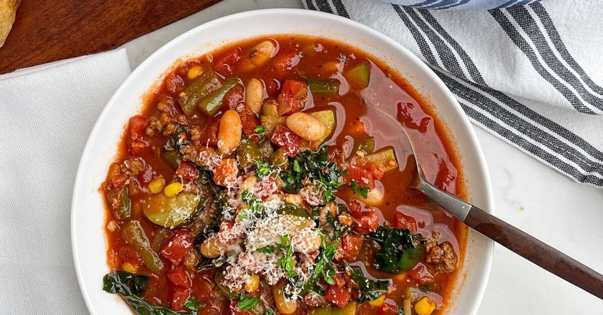 Hearty Tuscan soup for lunch: what to prepare a nutritious dish from