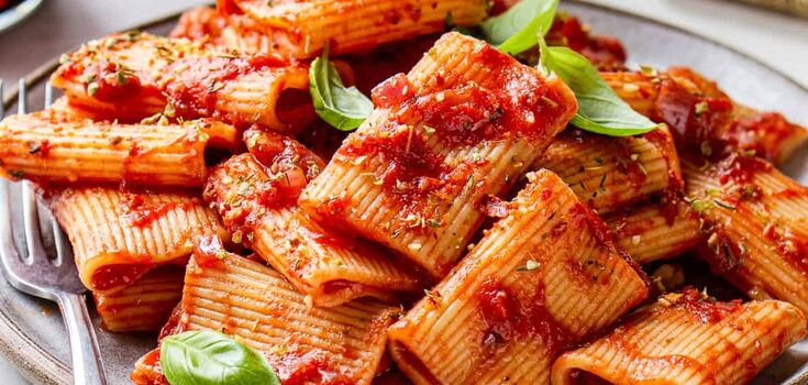 How to make delicious pasta in sauce for lunch