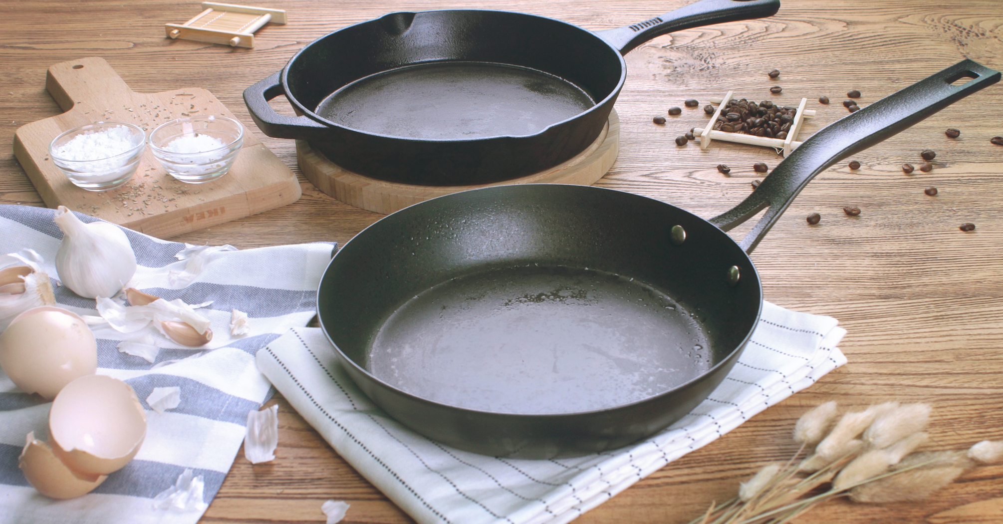 How to wash a dirty frying pan