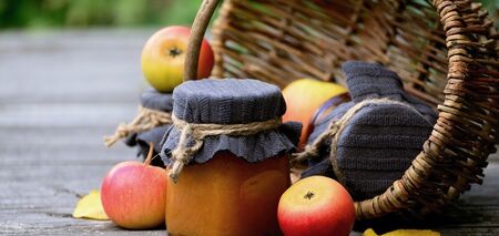 Gęsty domowy dżem z plasterkami jabłka: jak prawidłowo go ugotować