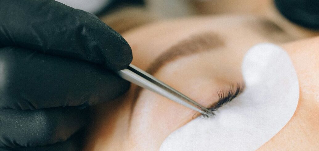 Особенности процедуры наращенных ресниц