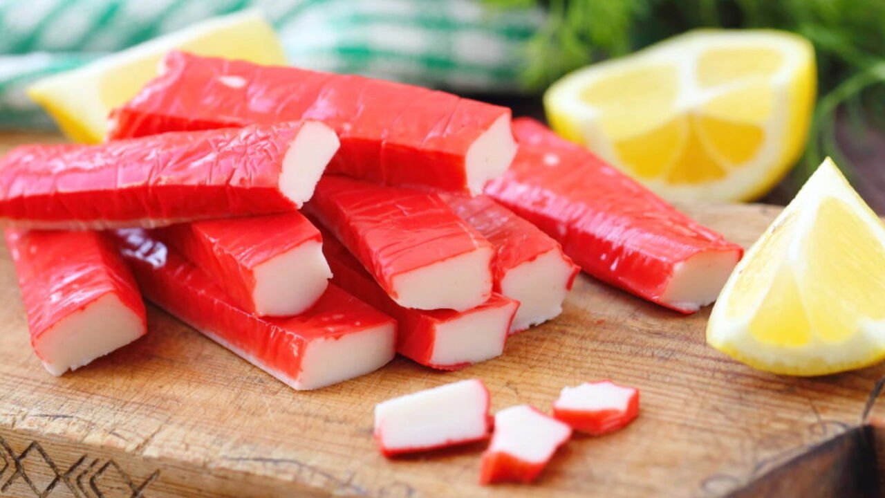 What to cook for the New Year from crab sticks, except for salad: top 3 elementary appetizers