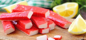 What to cook for the New Year from crab sticks, except for salad: top 3 elementary appetizers