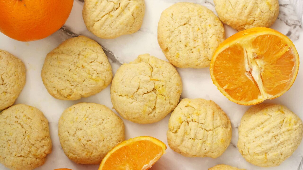 Crispy orange tea cookies that are ready in just 15 minutes