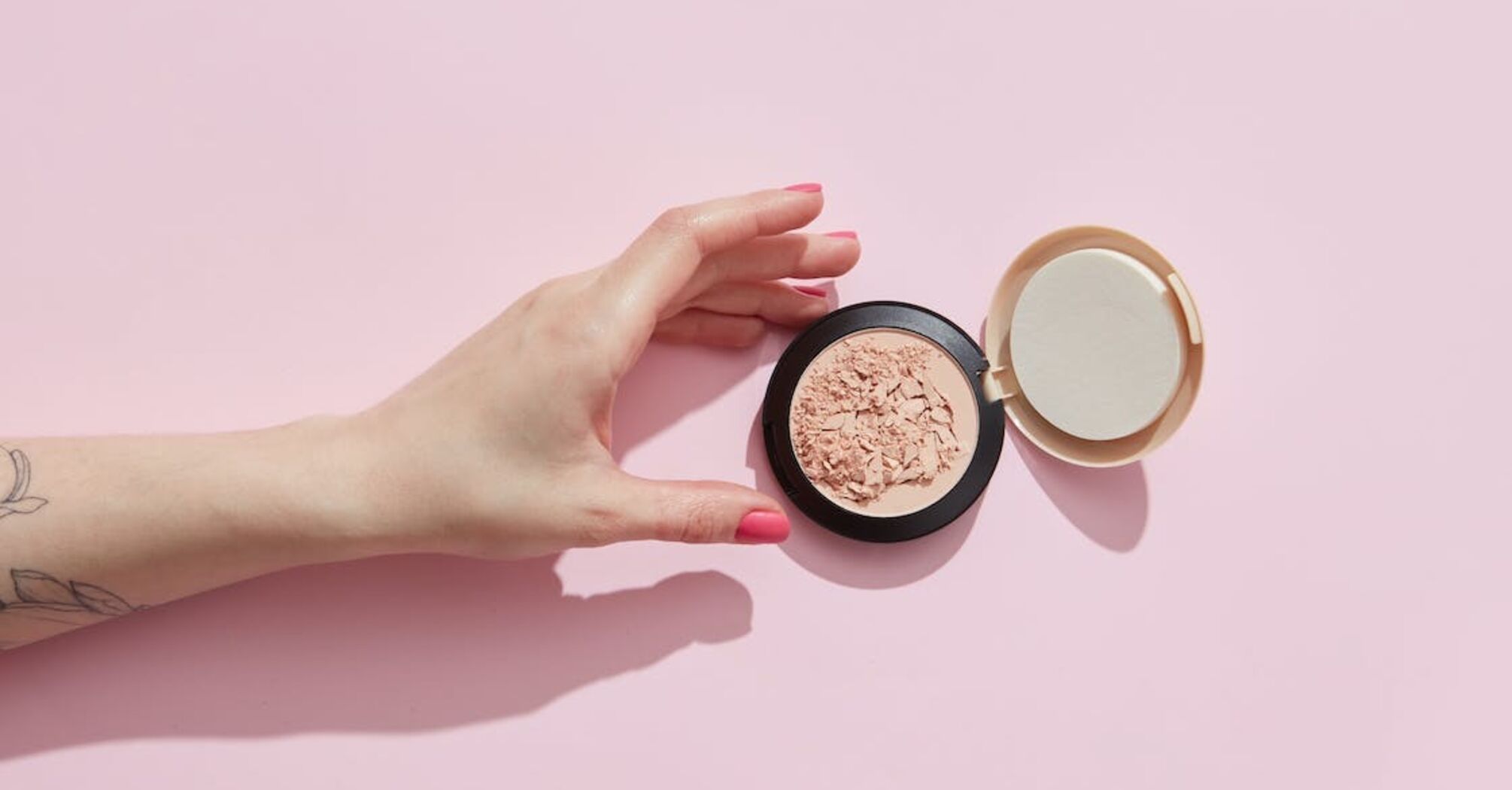 Looks like new: a simple life hack to save broken powder