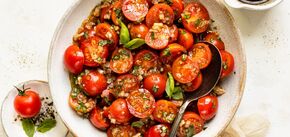 Szybkie marynowane pomidory: jak zrobić pikantną przekąskę